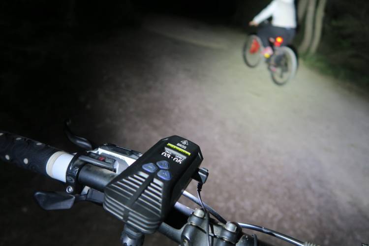 Κάντε τη νύχτα μέρα στο ποδήλατο με τον NITECORE BR35 !