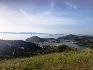 Πάτμος: Η θάλασσα στα μονοπάτια σου και η ανατολή του ήλιου στα μάτια σου!