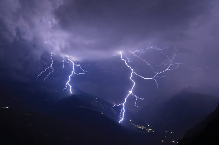 Όλα όσα ξέρετε για την ασφάλεια από κεραυνούς στην ύπαιθρο είναι λάθος!