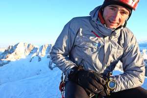 O Ueli Steck στην Grandes Jorasses
