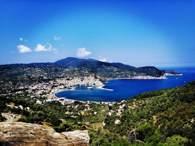 Running on the paths of Skopelos: An interview with Peter Booth, soul of the first Skopelos Trail Race!